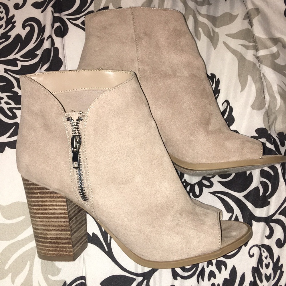 High heel booties